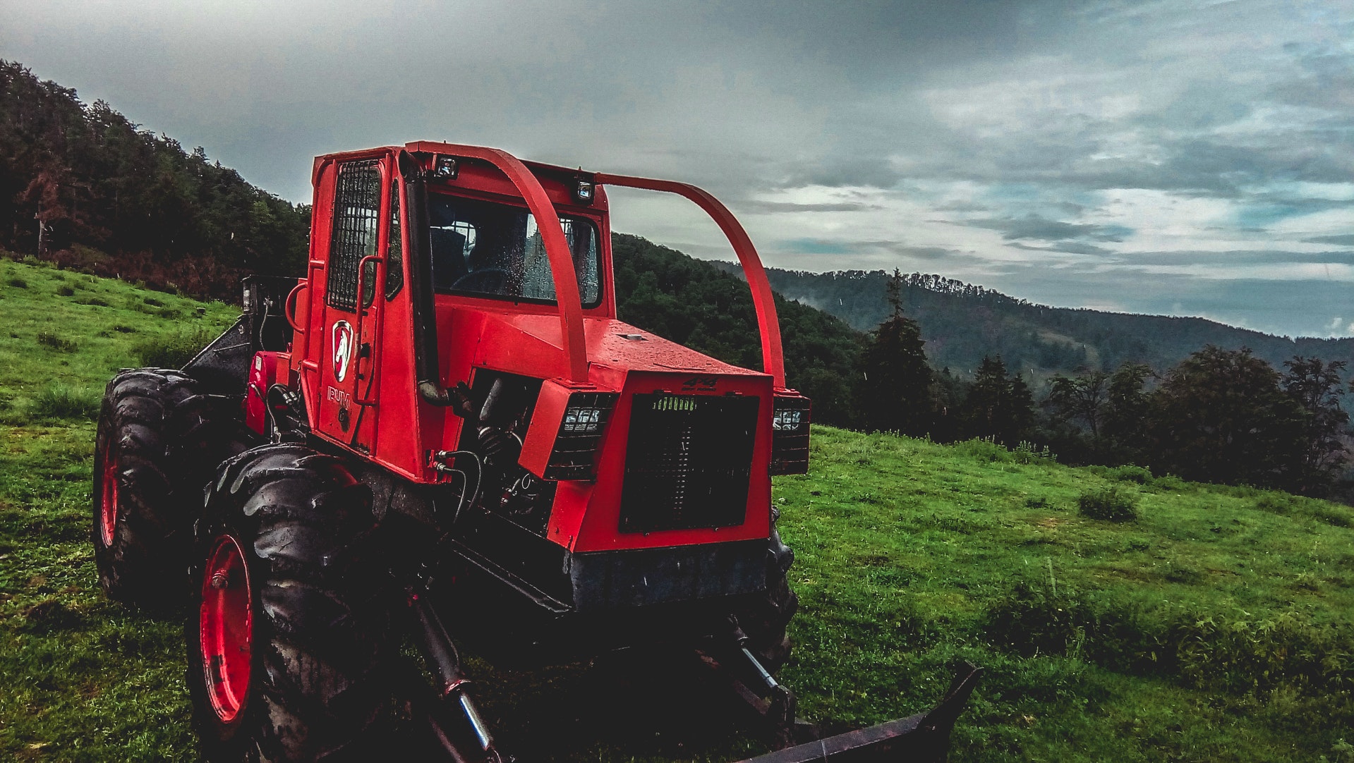 Займ под ПТС специальной техники в Кострома